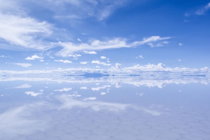 ウユニ塩湖　一度は見てみたい「天空の鏡」の絶景